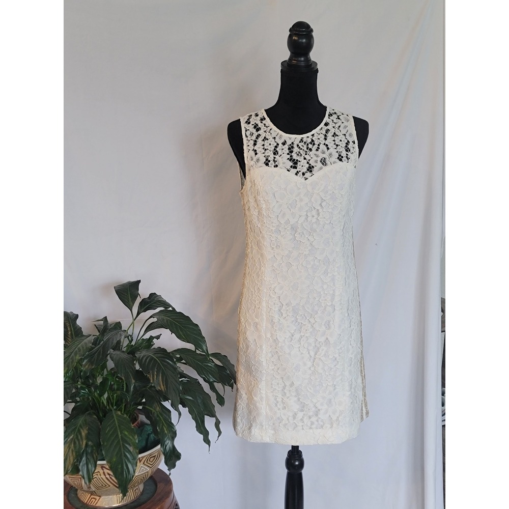 Lilly Pulitzer Ivory Floral Lace Shift Dress‎ Gold Soutache Trim Size 6